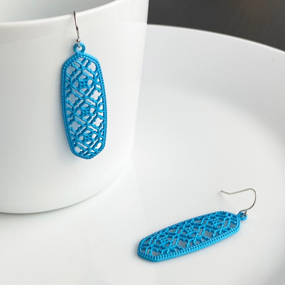 NEW Oval Filigree Earrings (blue) - Picture 2 of 8